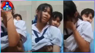 คลิปนักเรียนโดดเรียนมาเสียตัว แอบเย็ดกันในห้องน้ำคาชุดนักเรียน ยืนซอยหีเเล้วขอปล่อยน้ำเเตกใน