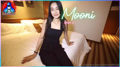หนังโป๊ไทย JohntronX พี่หรั่งล่อหีวัยรุ่นไทย Mooni เจอจับลงลิ้นเลียหีก่อนกระเเทกเสียบควยเย็ดสด ลีลาเย็ดเด็ดตะเเคงหีกระเเทกเสียวครางลั่นก่อนเจอปล่อยน้ำเเตกใน